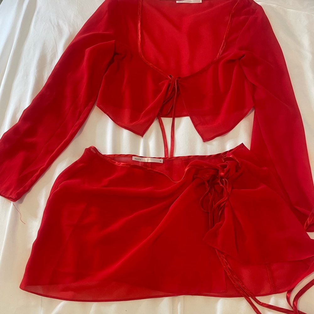 2 piece set.